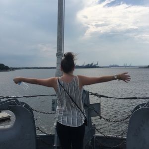 Meet your Posher, Caitlin